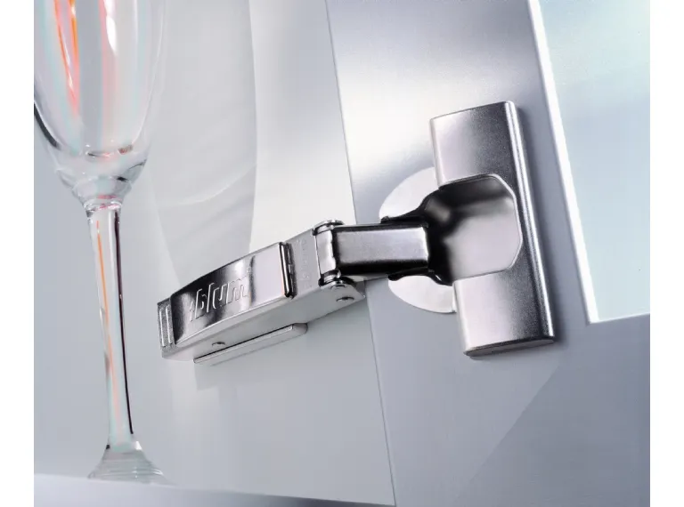 Blum: de alta tecnología bisagras para muebles